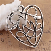 Vedhæng. Filigrant hjerte. Tibetansk sølv. 31 mm